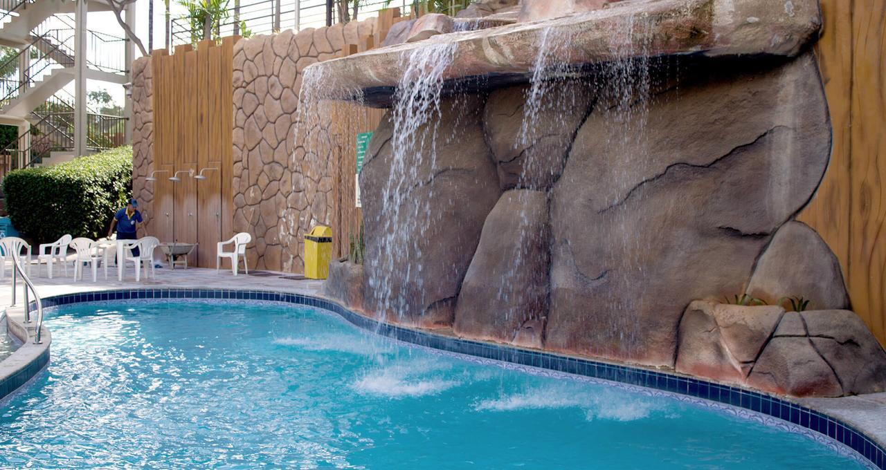 Golden Dolphin Grand Hotel - Flats Caldas Novas Exterior foto